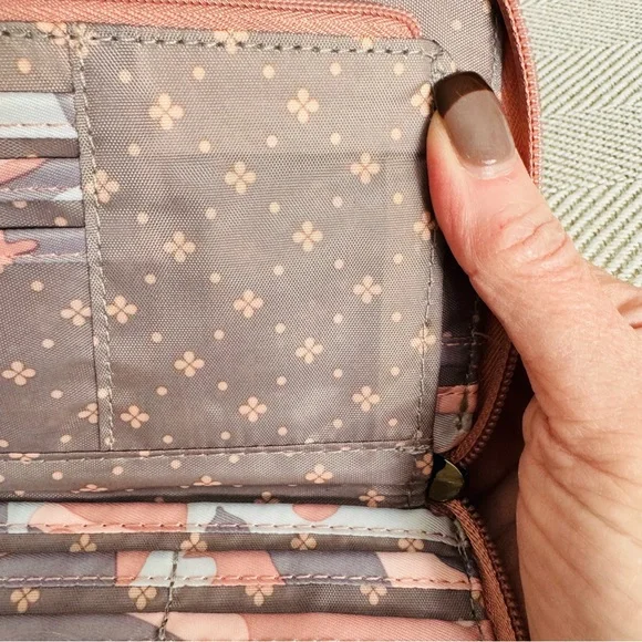 Lug Pink and Gray Camouflage Quilted Clutch - Picture 11 of 16